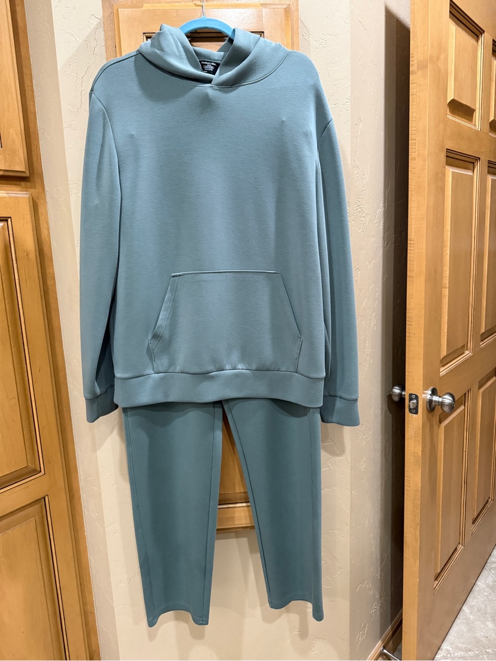 Men's Relaxed Hooded Athletic Set in Olive Green